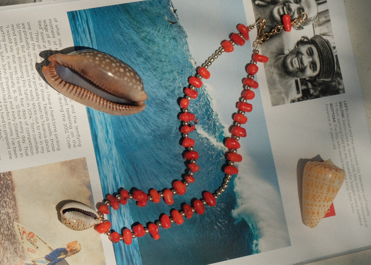 Coral cowrie necklace